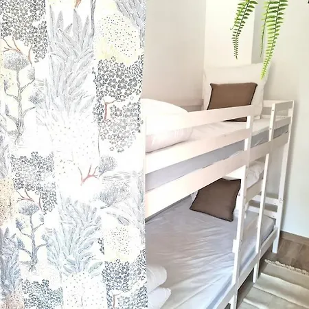 Apartment Renove Avec Terrasse 40 M 2 *