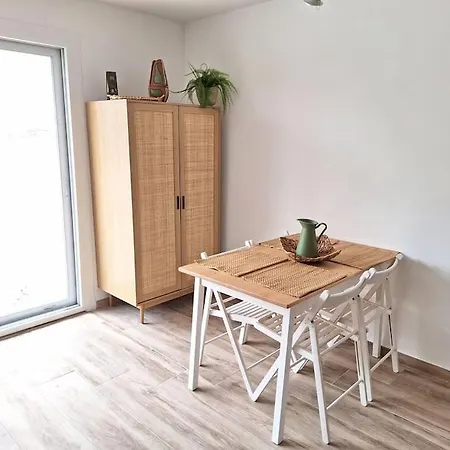 Renove Avec Terrasse 40 M 2 Apartment *
